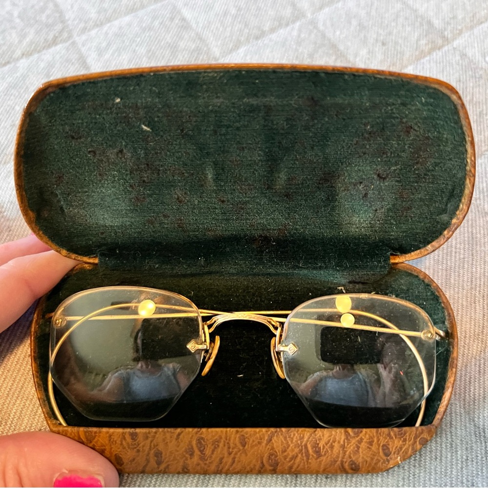 Antique 12 KF Gold Horn Rimmed Prescriptive Glasses Velvet Lined Leather Case